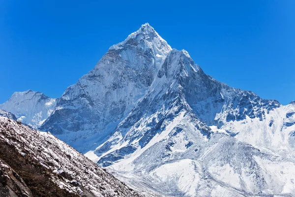 El descubrimiento del Everest