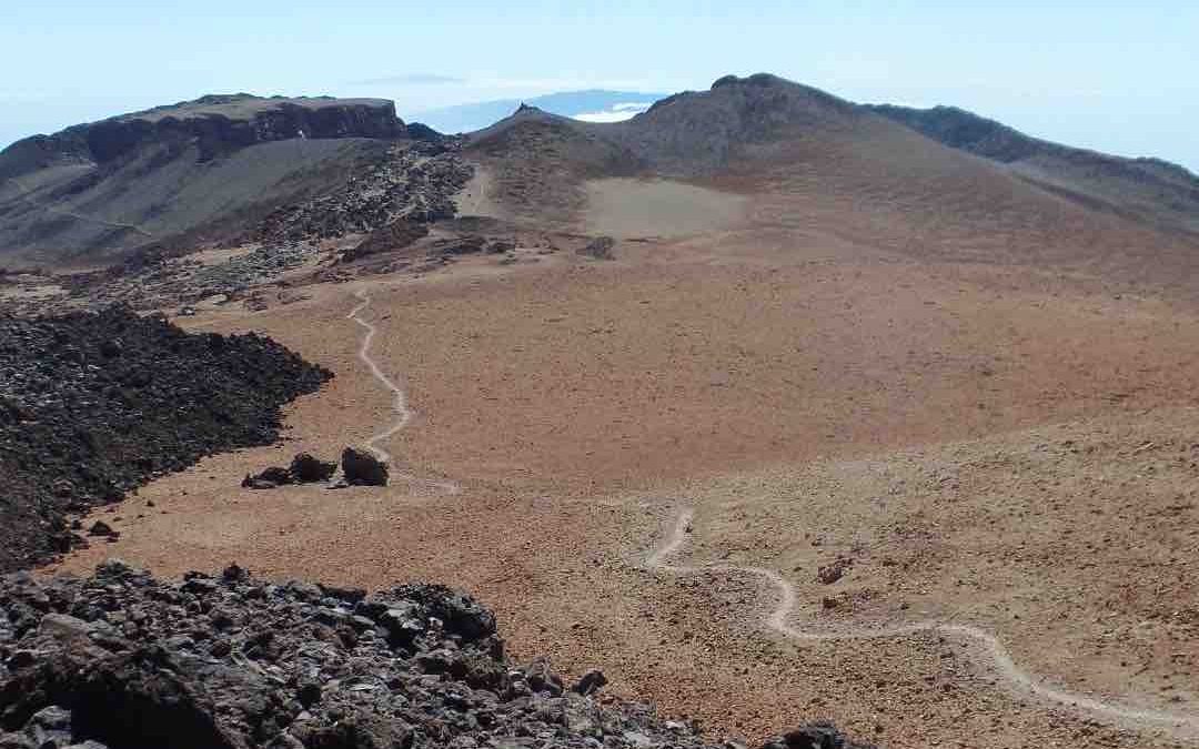 El Cabildo invierte 900.000 euros en rehabilitar la red de senderos del Parque Nacional del Teide
