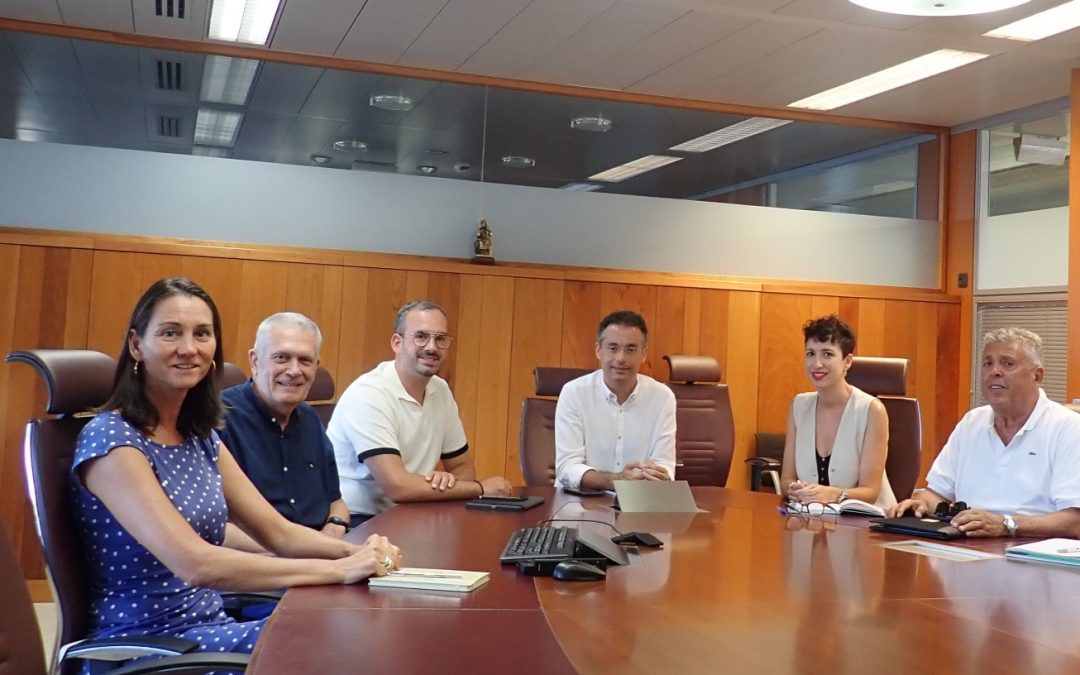 Reunión en el Ayuntamiento de Santa Cruz de Tenerife con Entidades relacionadas con el Medioambiente