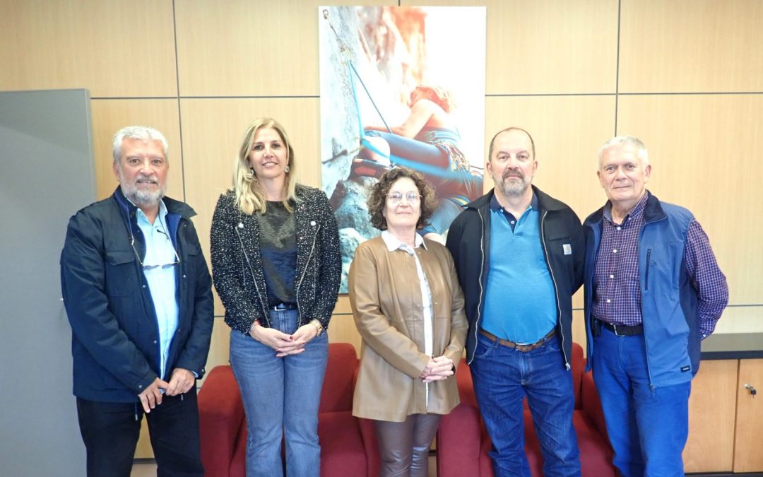 La Consejera de Deportes del Cabildo de Tenerife recibe a directivos FIMT